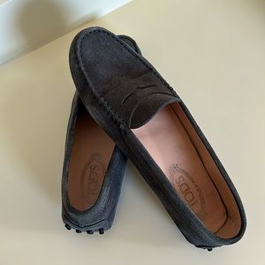 Tod’s Gommino Driving Shoes in Blue Suede